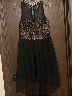 Moon Collection L.A. Black Gold Sequin Top Sleeveless Formal Holiday Dress